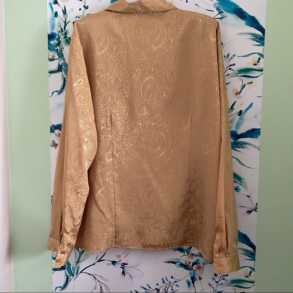 ✨SOLD!✨ vintage gold blouse - Picture 7 of 10
